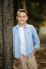 Photographe scolaire à Shawinigan pendant une séance photo naturelle
